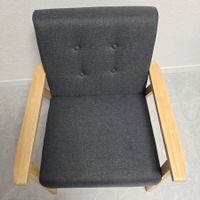 Wohnzimmersessel mit Armlehnen aus Holz