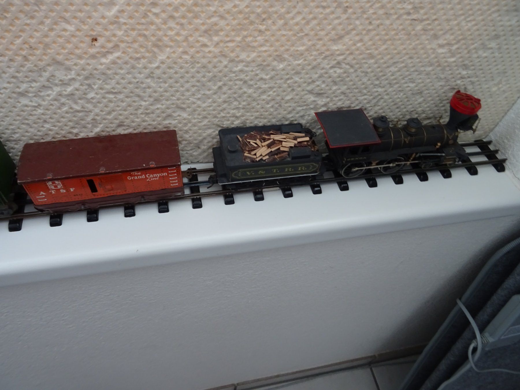 Modelleisenbahnen: Dampflok mit Güterwagen Spur 0 – Gebraucht aus Hirschthal von Legov 7