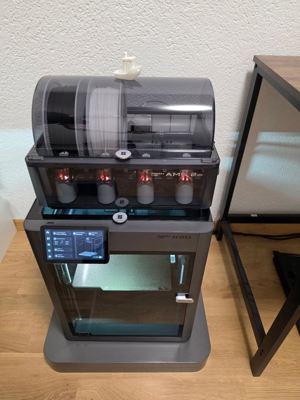 Bambu Lab 3D Drucker: Bambu Lab X2D Combo 3D Drucker wie neu + PLA Filamente – Neu (gemäss Beschreibung) aus Herzogenbuchsee von Aarwangen