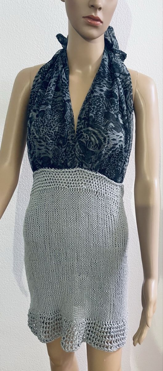Robes:  Kleid Grösse M, Neckholder Kleid – Neuf avec emballage d'origine à Au ZH par Jaggy4 3