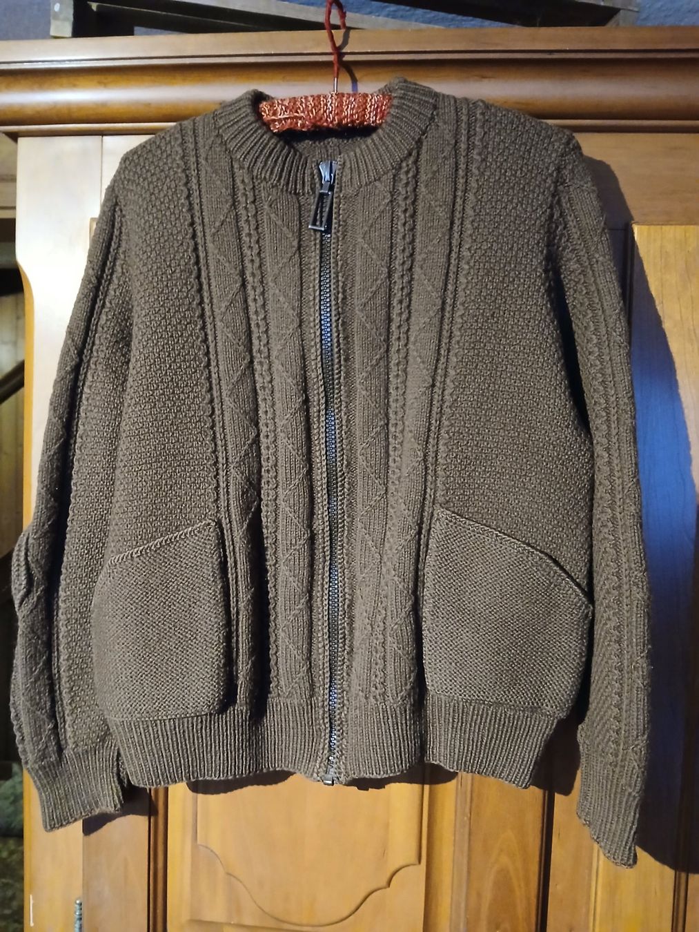 Jacken: Wunderschöne Strickjacke – Gebraucht aus Boswil von Aludo