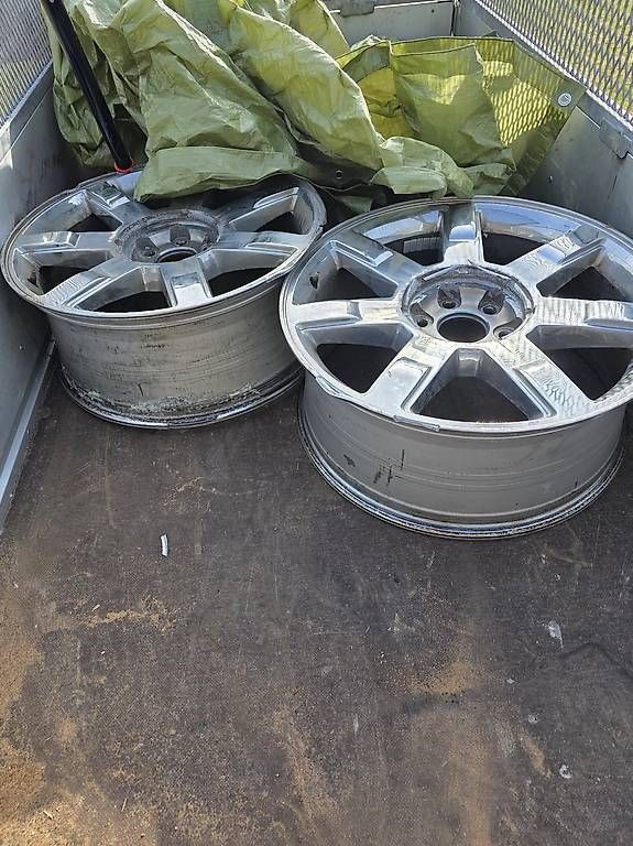 Cerchioni: Cerchi 22" cromo per Escalade o GMC  – Usato da Calpiogna venduto da Nerowolf