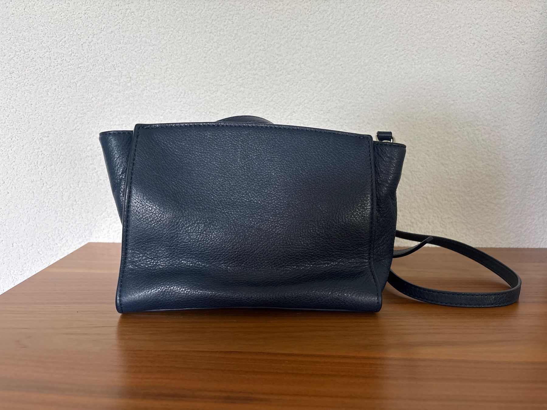 Michael Kors Borse da donna: Michael Kors Ledertasche, dunkelblau, neuwertig – Usato da Tafers venduto da nad_2g7s 6