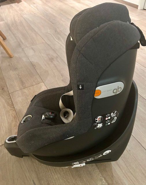 Seggiolini per auto: gb Kinderautositz Grau, guter Zustand – Usato da Birsfelden venduto da jav_5zhd 2