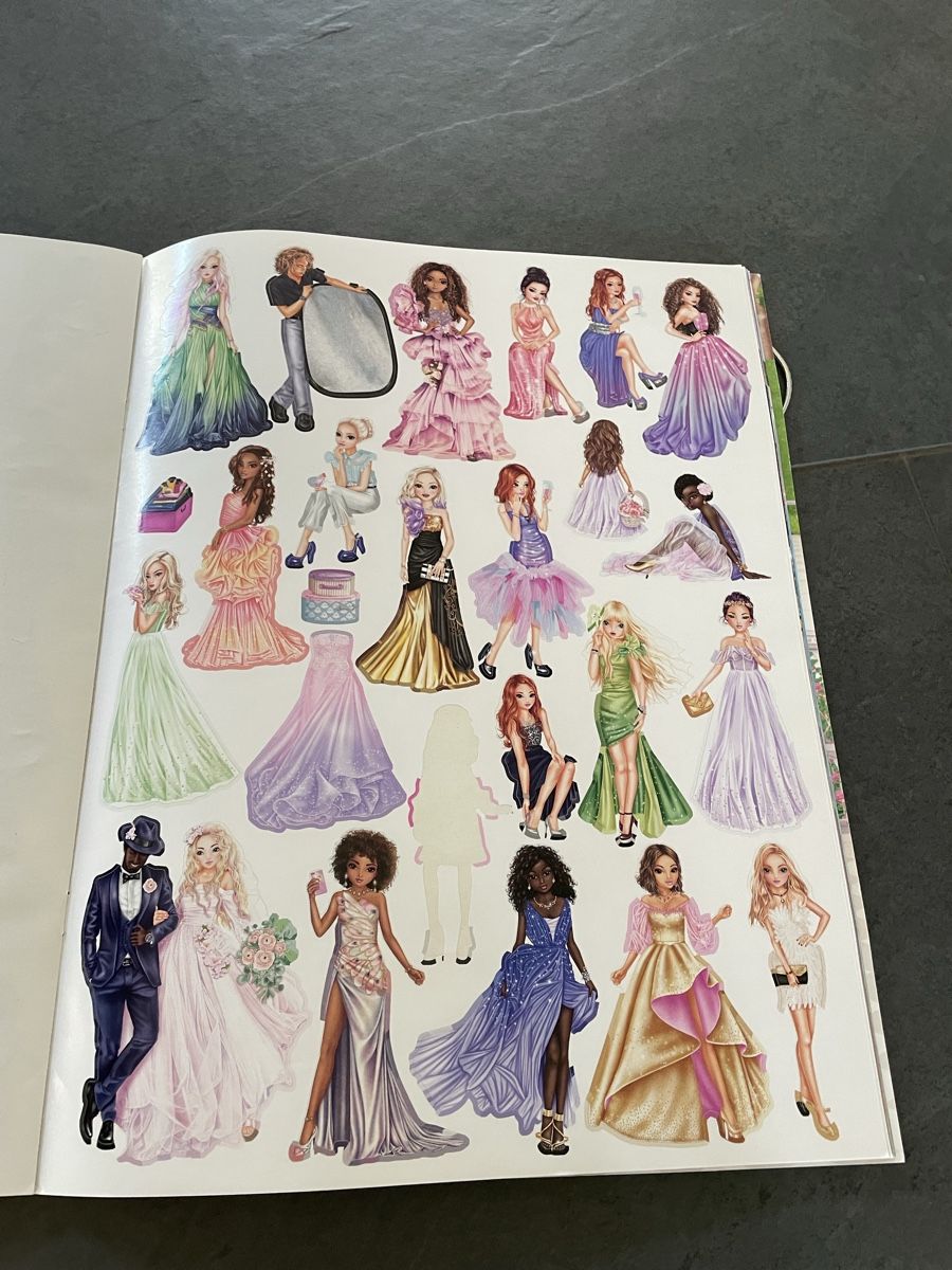 Libri: Topmodel glamour Stickerbuch – Usato da Balgach venduto da sei_s6d7 2