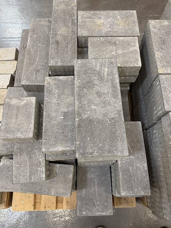 Pietre & tegole:  Beton-Pflastersteine Restposten – Nuovo e nell'imballaggio originale da Muttenz venduto da Serkan013 1