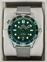 SEAMASTER DIVER 300M 42 mm Grün, Milanaise mit Kautschukband