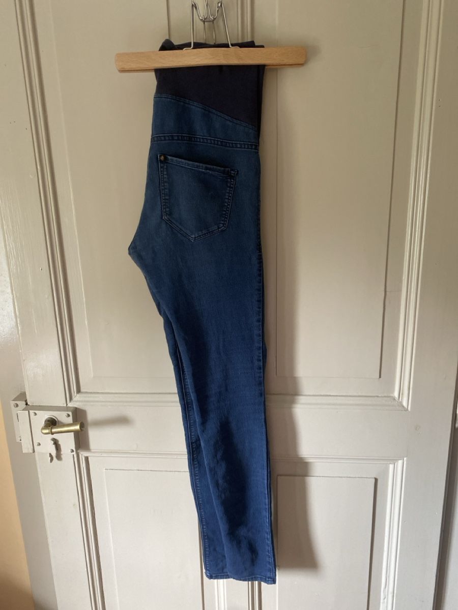 Kleiderpakete: Lot de pantalons de grossesse  – Gebraucht aus Fribourg von noh_8sl2