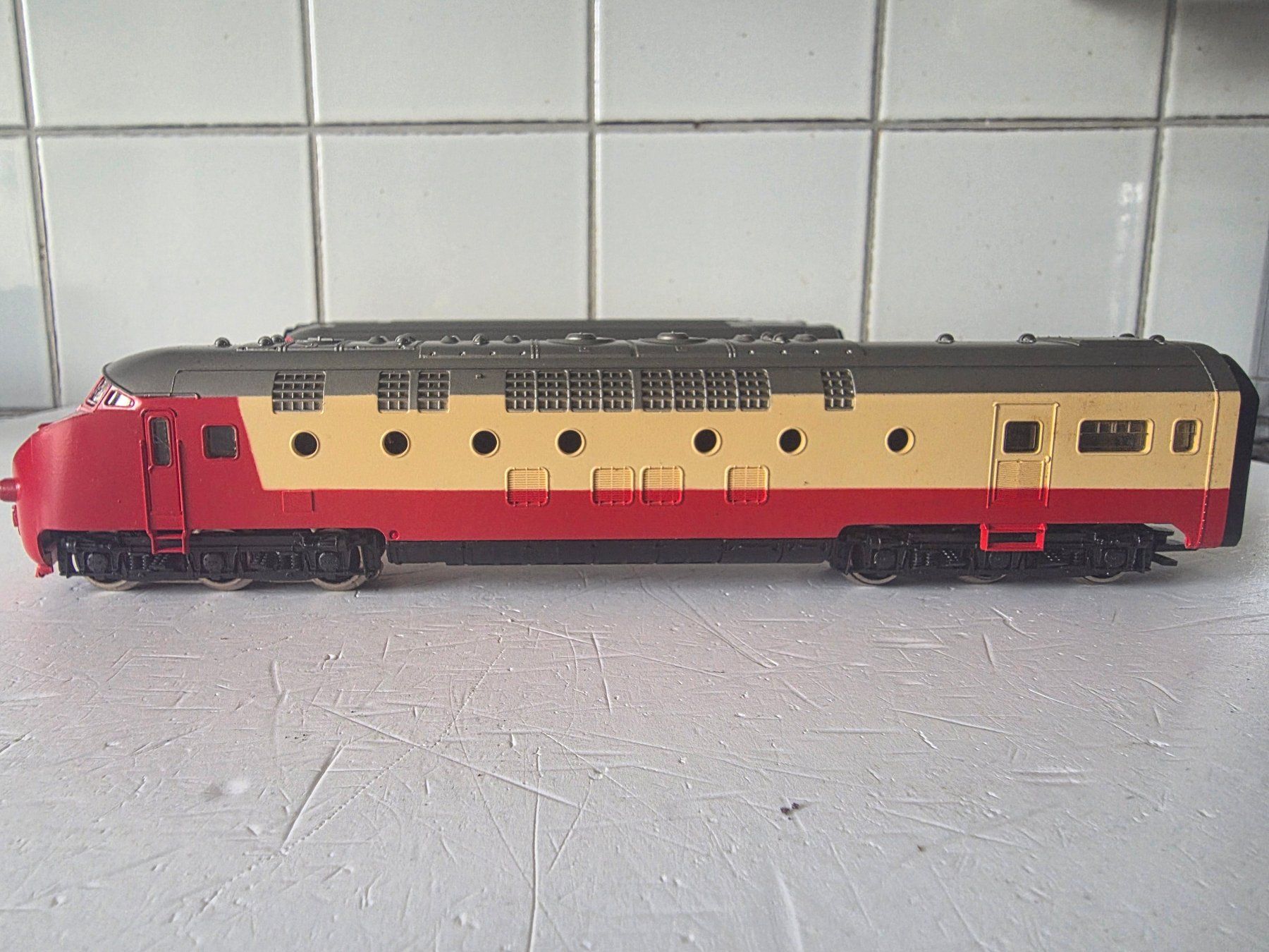 Märklin Modellini di ferrovie: Neuer 4-teiliger SBB TEE, RAm 502 – Nuovo (secondo la descrizione) da Seuzach venduto da Loeckeli01 2