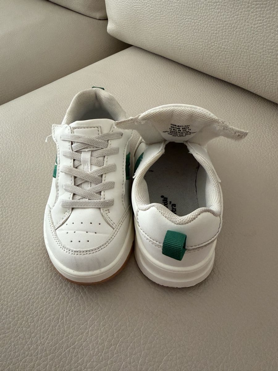 Next Scarpe per ragazzi: Kinder Schuhe NEXT Weiss Grösse 28 – Usato da Füllinsdorf venduto da had_kv5k