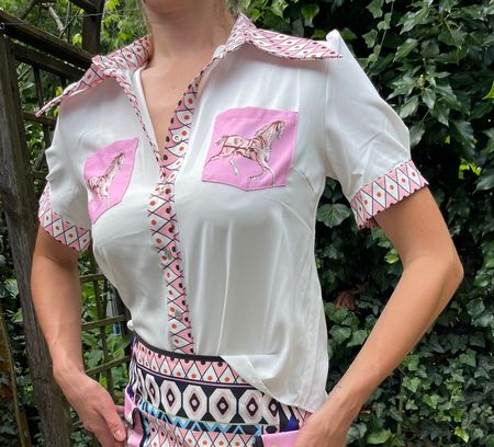Chic Camicia estiva con stampa cavalli, M/L- nuovo
