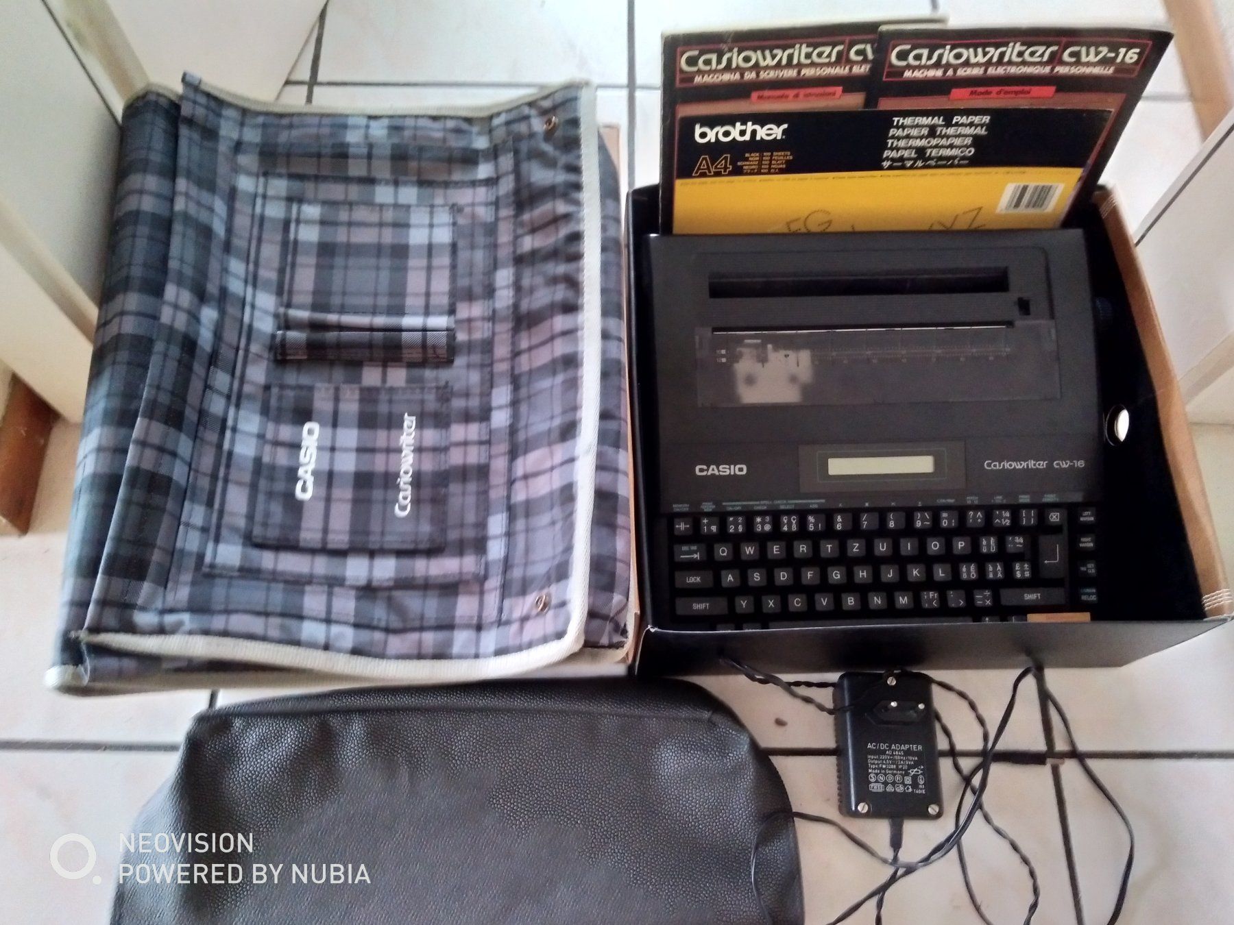 Schreibmaschinen: CASIOWRITER CW 16 electronic typewriter Swiss keyboard – Gebraucht aus Chiasso von