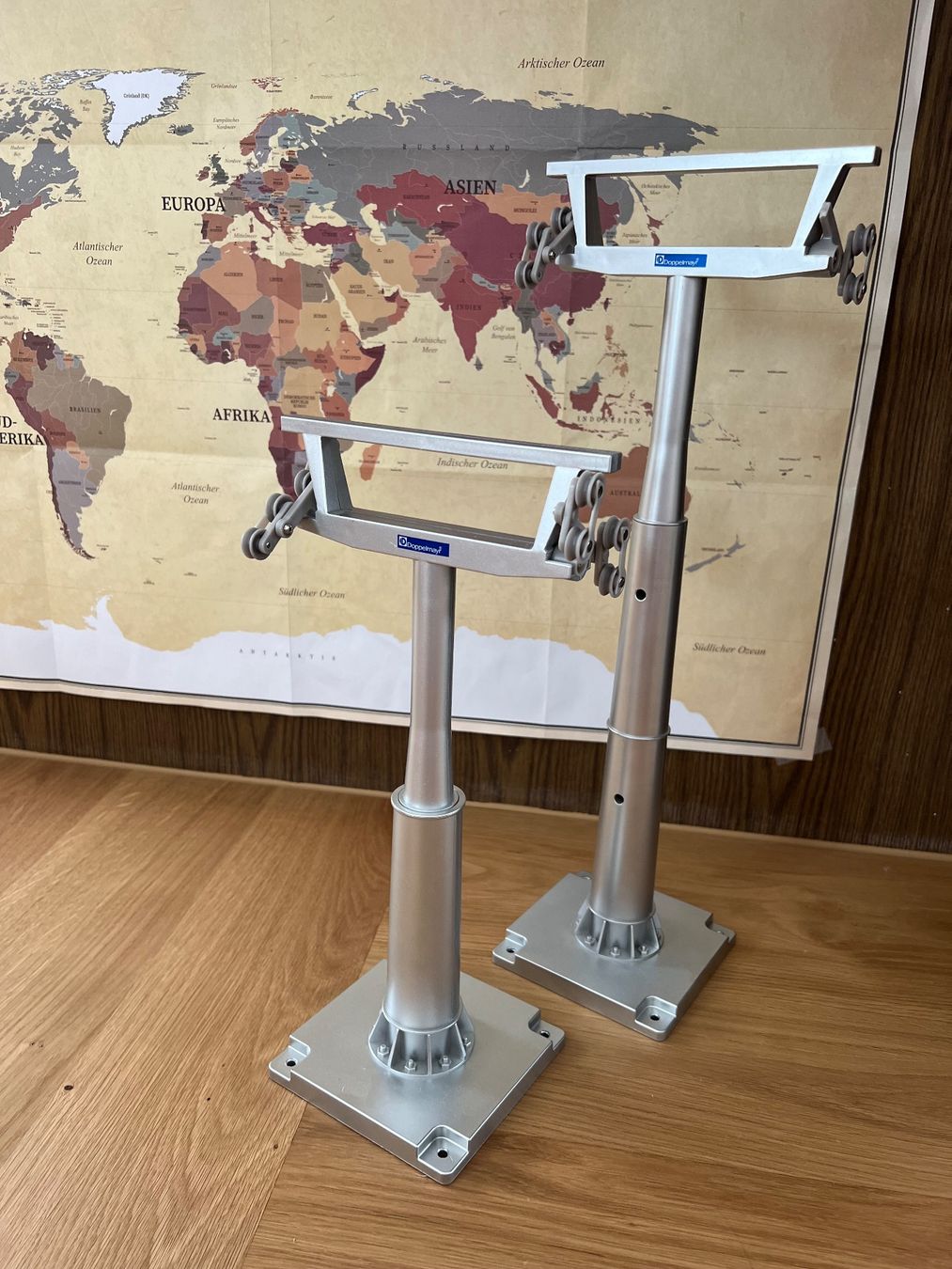 Jägerndorfer Modellbausätze & Standmodelle: Jägerndorfer Seilbahn-Stützen  1:32 Silber – Gebraucht aus Zürich von Amri08 1