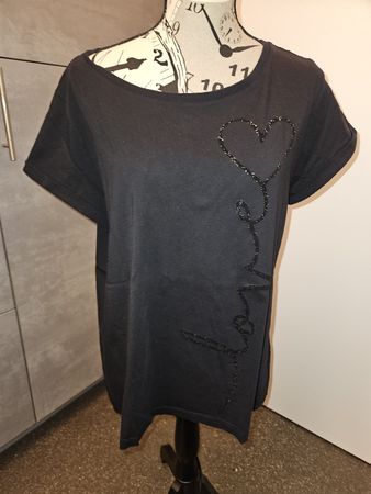 Schwarzes Damenshirt mit Herz-Print, Gr. L