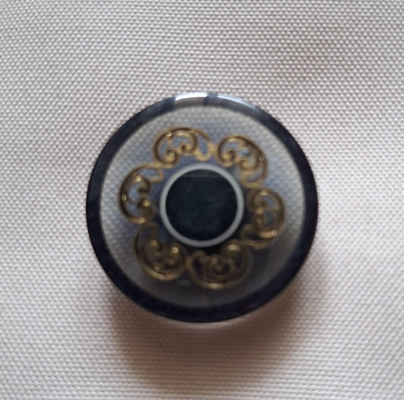Bottoni: 1 Stück Knopf, 27 mm. – Usato da Dietikon venduto da Hirschkopf 6