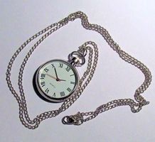 Neue  Taschenuhr / Umhängeuhr mit Kette silbrig mit weiss