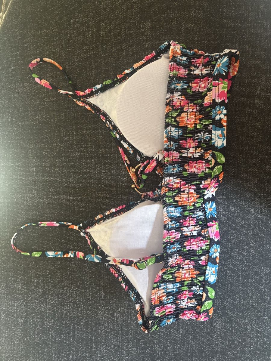 Badekleider & Bikinis: Bikinioberteil – Neu (gemäss Beschreibung) aus Wilen b. Wollerau von Andrea13 2