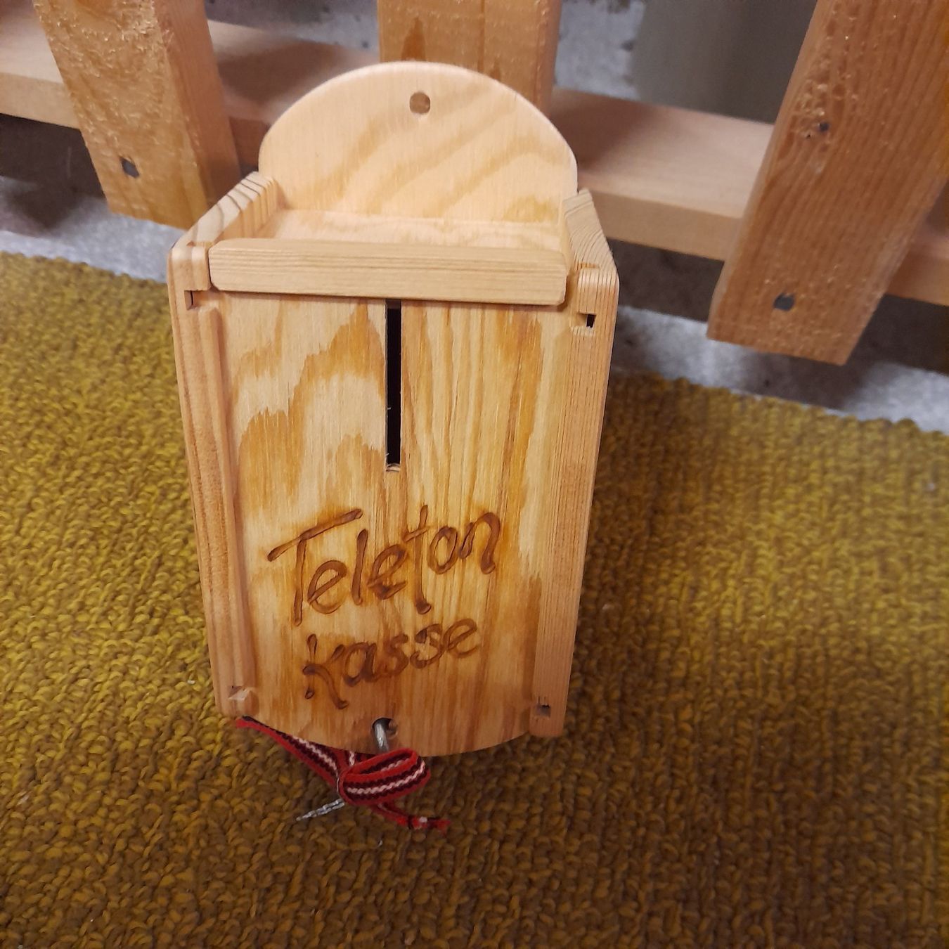 Spardosen: Telefonkässeli – Gebraucht aus Orpund von 118302