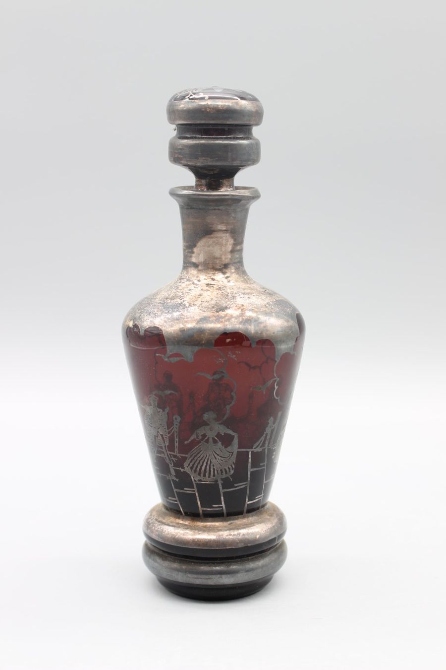 Carafes: Antike Karaffe Rubinrot mit Silberauflage – D'occasion à Bruettisellen par Collector_Store