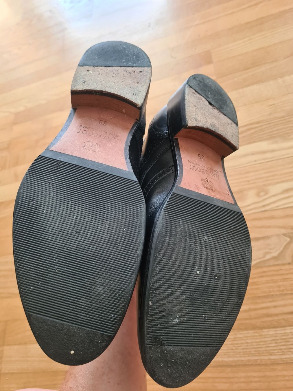Navyboot Damenschuhe: Navyboot Halbschuhe, Leder, Budapester, gr. 39 schwarz – Gebraucht aus Steinhausen von MilaB 6