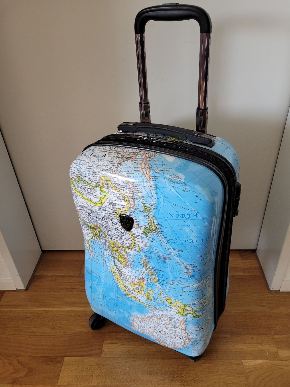 Koffer & Taschen: Heys Trolley Koffer mit Weltkarte – Gebraucht aus Neuenegg von transformer02