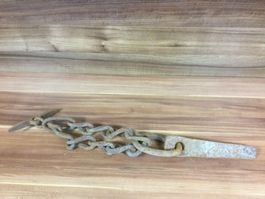 Antike rostige geschmiedete Eisenkette mit Biss