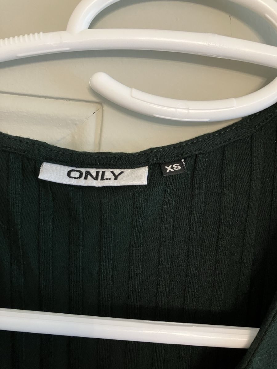 Only Top: ONLY Top, Gr. XS, dunkelgrün – Usato da frauenfeld venduto da Lahu8 3