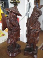2 alte geschnitzte chinesische Holzfiguren