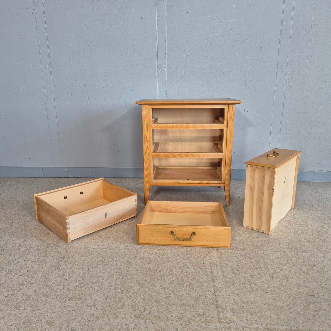 Tables de nuit: 60s Night-Stand Nachttisch Schubladenkommode Holz Kommode – D'occasion à Nottwil par Wondewa-Shop 3