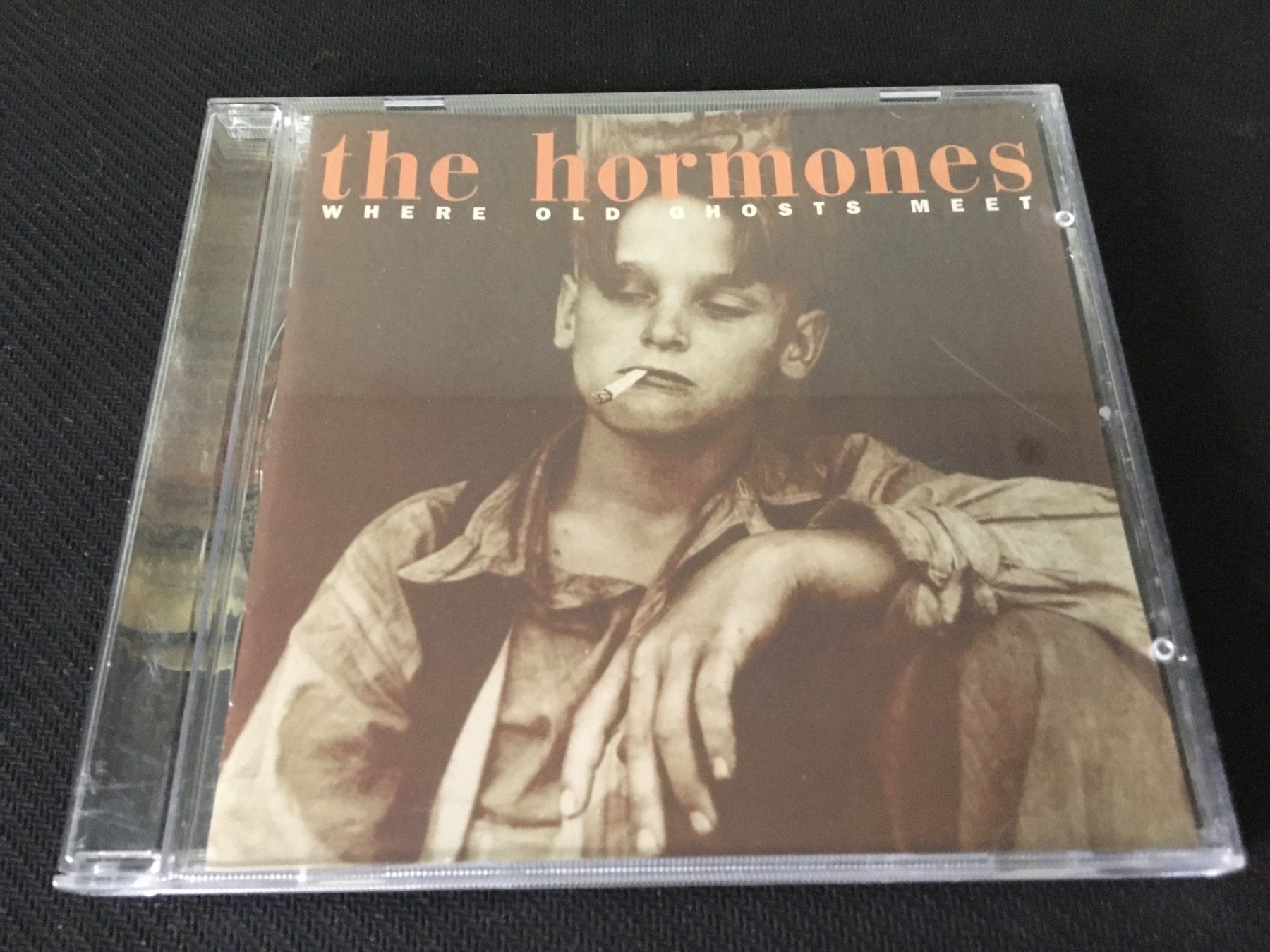 CD: The Hormones - Where old ghosts meet -CD- – Usato da St.Gallen venduto da MedienJoe