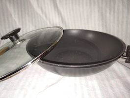 Wok aus Aluminium
