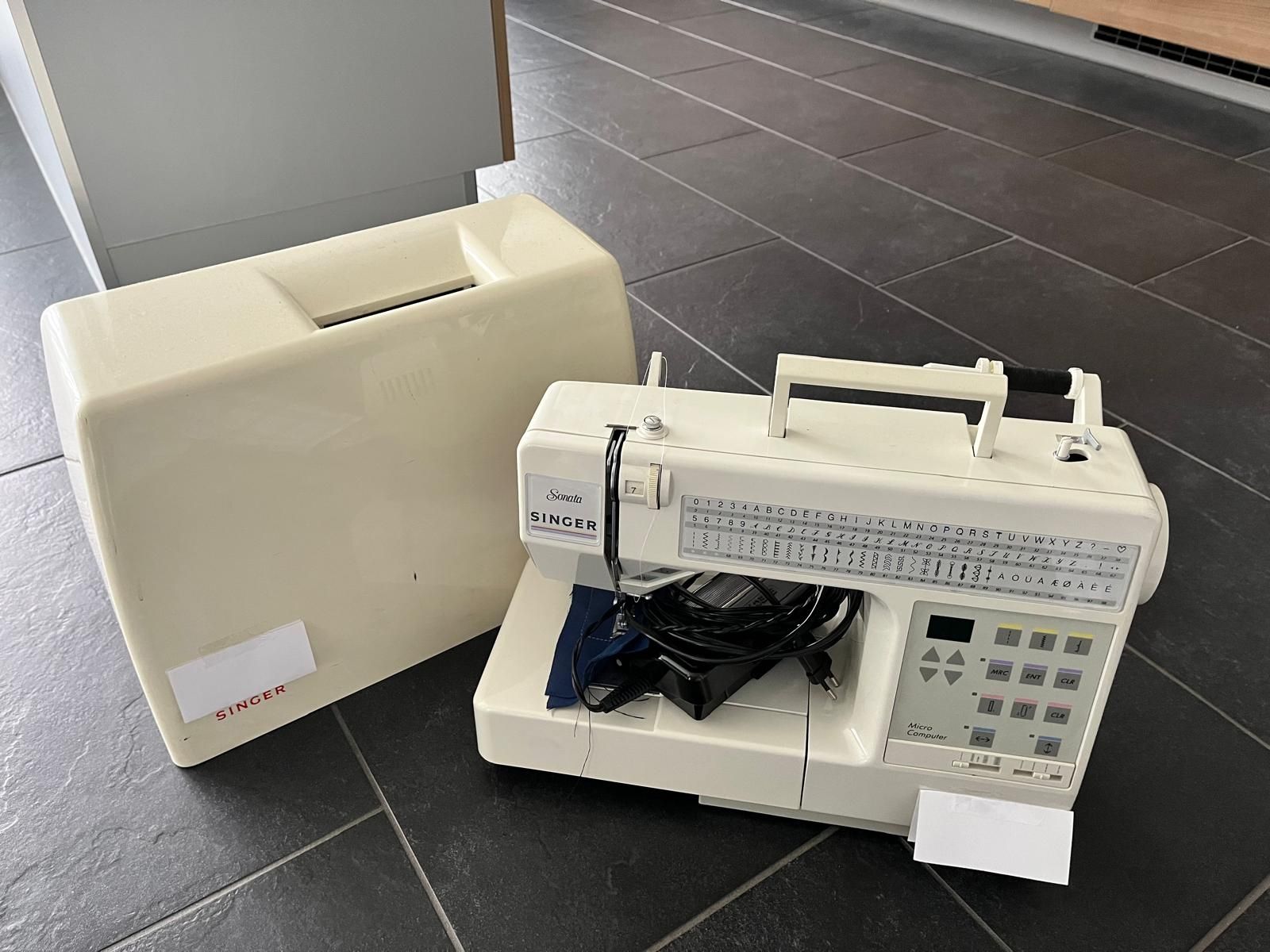 Singer Macchine da cucire: Nähmaschine Singer  – Usato da Lenzburg venduto da Rama010