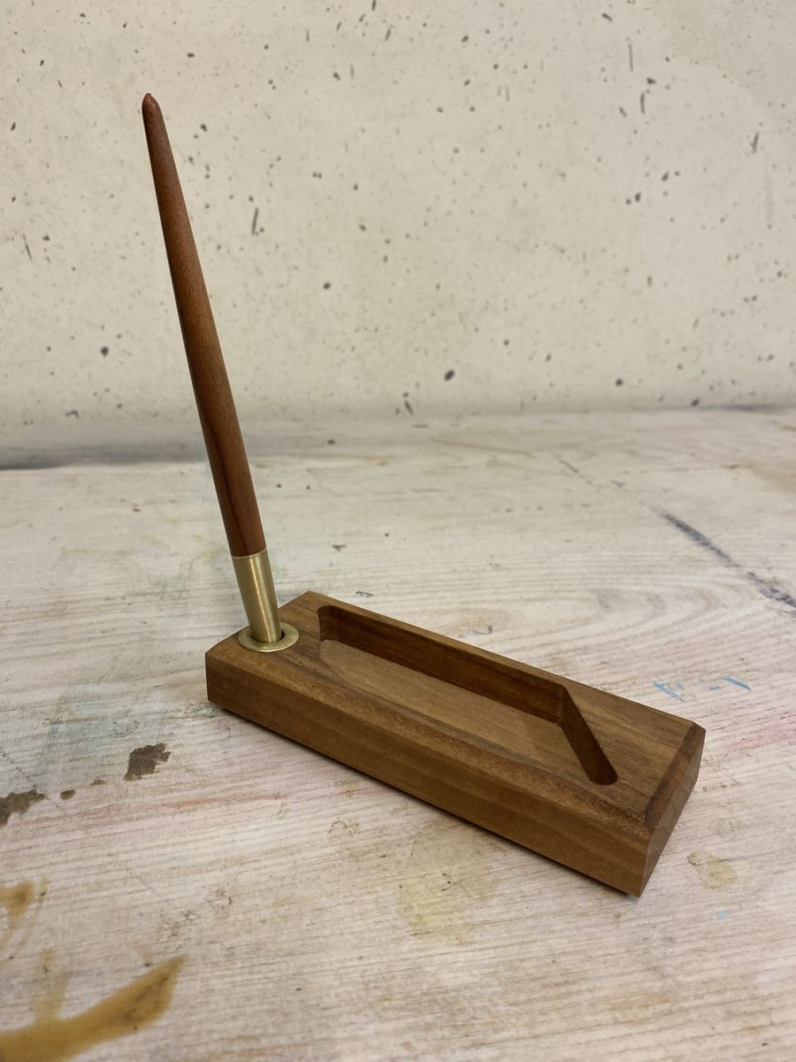 Supporti a parete: Neu: Stifthalter aus Holz – Nuovo (secondo la descrizione) da Sursee venduto da carole_eltschinger 2