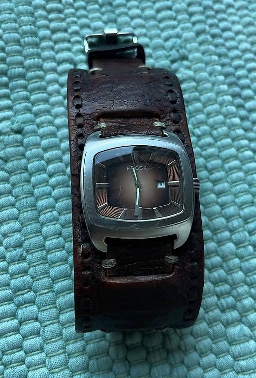 Uhren: Fossil Armbanduhr mit Lederband – Gebraucht aus Trübbach von svengroove
