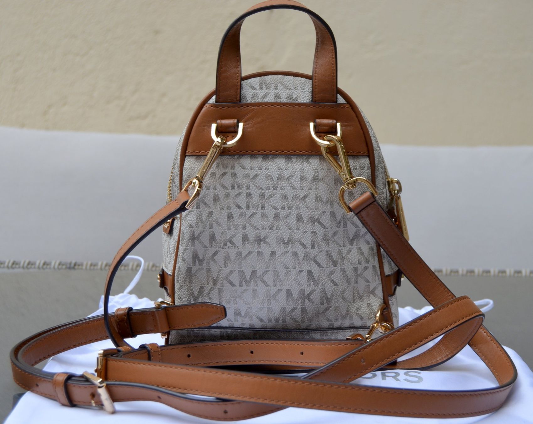 Michael Kors Zaini: Michael Kors Rhea Mini  Rucksack / sac à dos – Usato da Collonges venduto da arashee 4