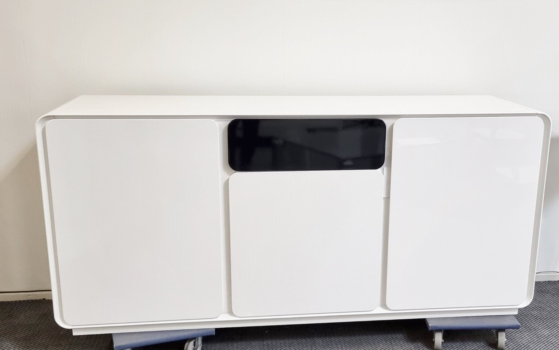 Credenze: Sideboard weiss mit schwarzem Schublade – Nuovo (secondo la descrizione) da Pfungen venduto da bub_9fws 2