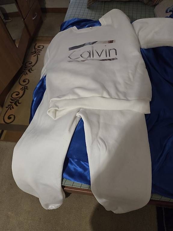Pantalons: Jogging  femme – Neuf avec emballage d'origine à La Croix (Lutry) par azzura01