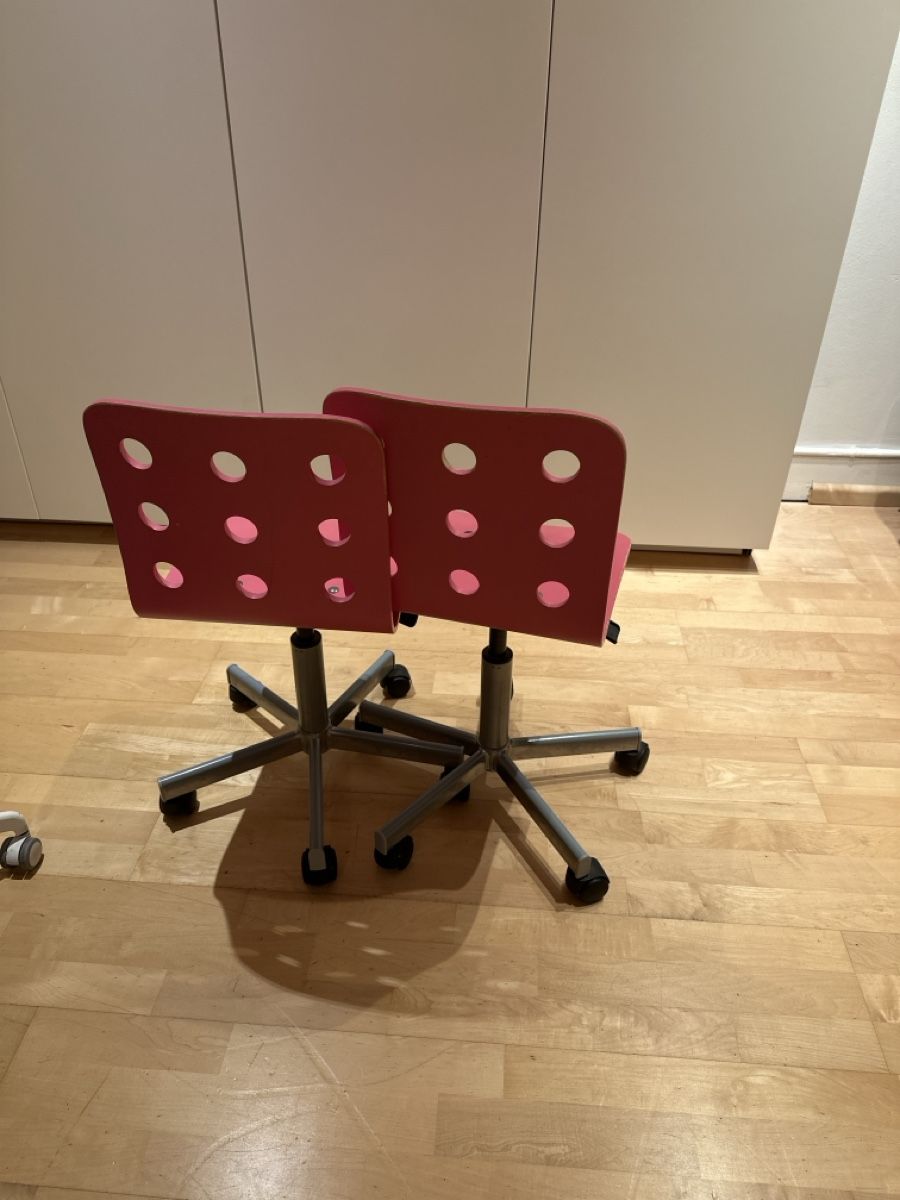 Ikea Sedie: 2 Kinderschreibtischstühle gratis – Usato da Basel venduto da dahlen