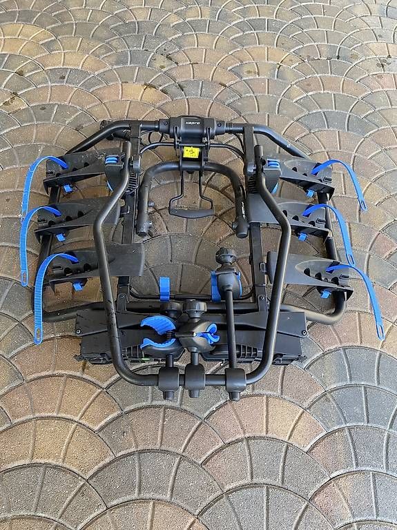 Portapacchi: Porta biciclette per gancio di traino – Usato da Morbio Inferiore venduto da bobo74