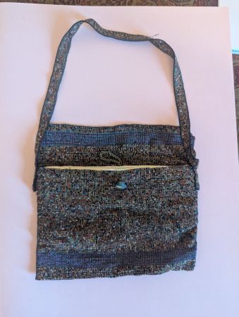 Petit sac/pochette vintage années 1920/30, perles cousues