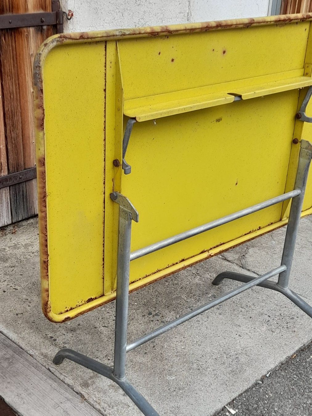 Bigla Tables: Bigla Vintage Gartentisch – D'occasion à Aeschi b.Spiez par 52__yhr6 7
