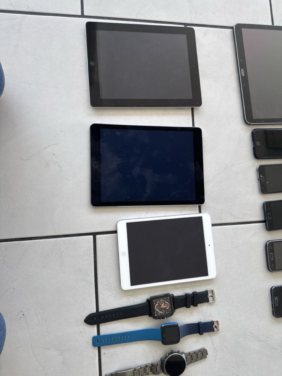 Apple Tablet PC: Tablets und Smartphones, diverse Modelle, gebraucht – Difettoso da Bremgarten b. Bern venduto da Sportlich09 3