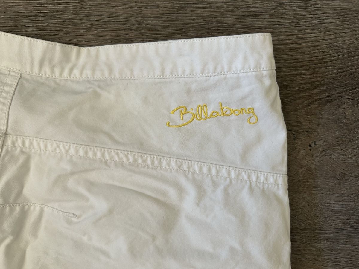 Billabong Pantaloni: Billabong White Surf Shorts - Size 4 36 S – Usato da Unterägeri venduto da Rogucha 1