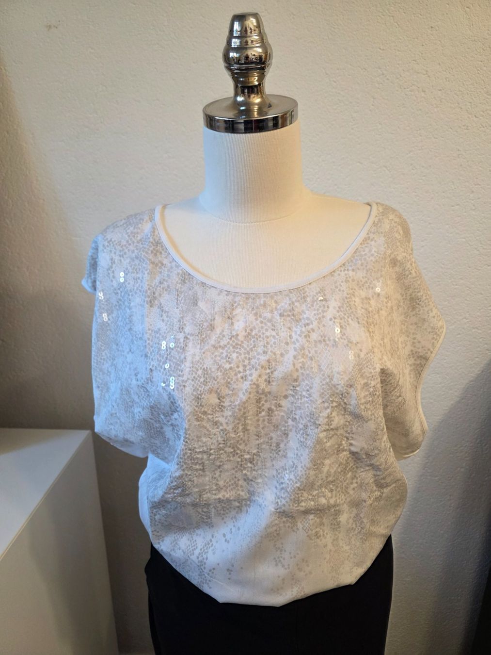 Calvin Klein Top: Oberteil mit Pailletten – Usato da Neerach venduto da Basile1