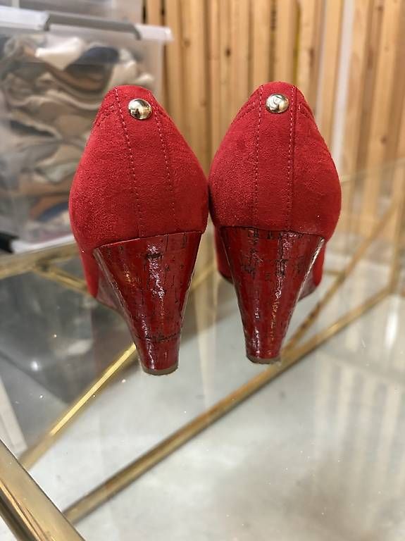 Damenschuhe: Damenschuhe Keilabsatz rot Gr 40 NEU – Gebraucht aus Dübendorf von karim1409 3