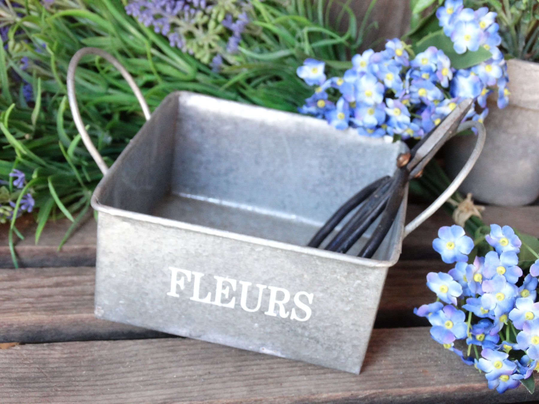 Altre Decorazioni per giardino: Kleine verzinkte Blumen-Wanne, als Pflanztopf oder f.Schere – Usato da Grossaffoltern venduto da amo64 4