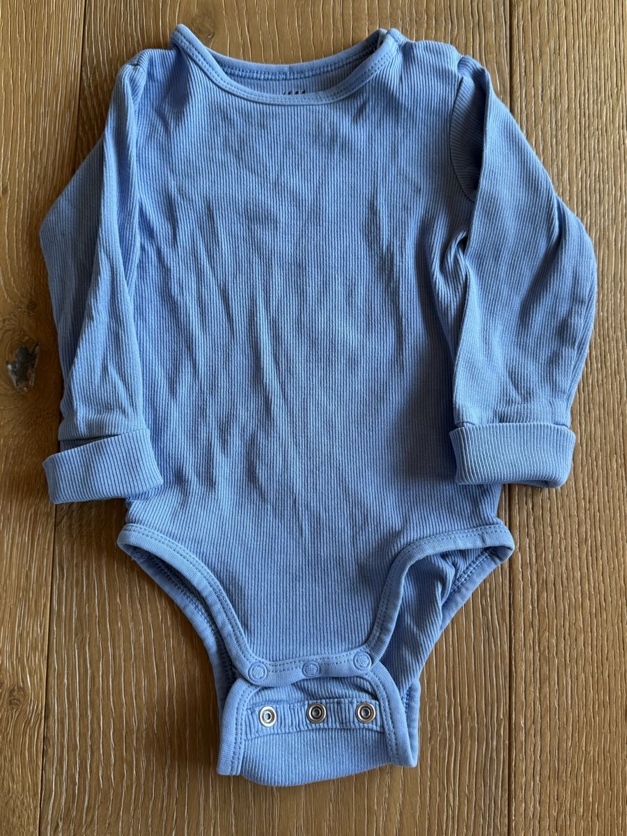 H&M Biancheria intima: Grössenverstellbarer Body Grösse 74 – Usato da Pragg-Jenaz venduto da gobrist