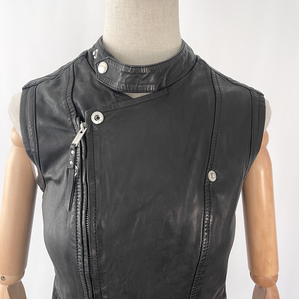 Gilet & Giacche senza maniche: HIGH Every Day Couture Leather Vest – Nuovo (secondo la descrizione) da Emmen venduto da Nightingale_2022 2