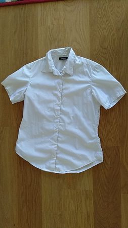 weisse kurzärmlige Bluse
