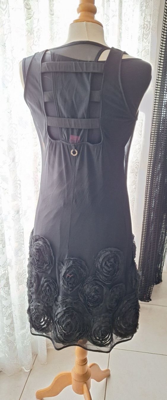 Vestiti: Robe Save The Queen XL – Usato da St-Triphon venduto da Jldr0 3